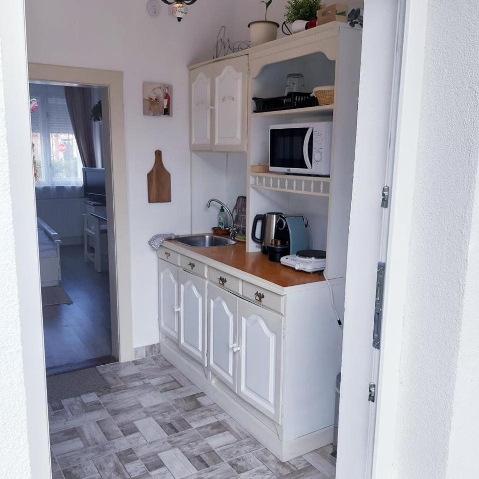 Edina Vintage Vendeghaz Apartment Mosonmagyarovar Exterior photo